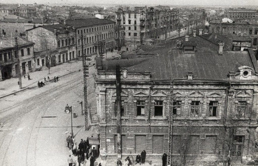 Угол проспекта Ленина и Советской (1944)